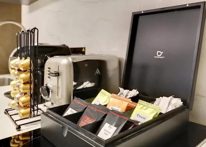 Pick A Flat - Champs Elysées Serviced Apartments